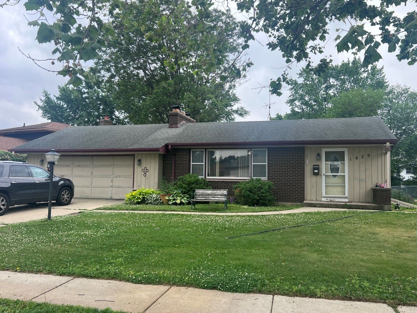 1629 Lin Lor Lane — Elgin, IL 60123