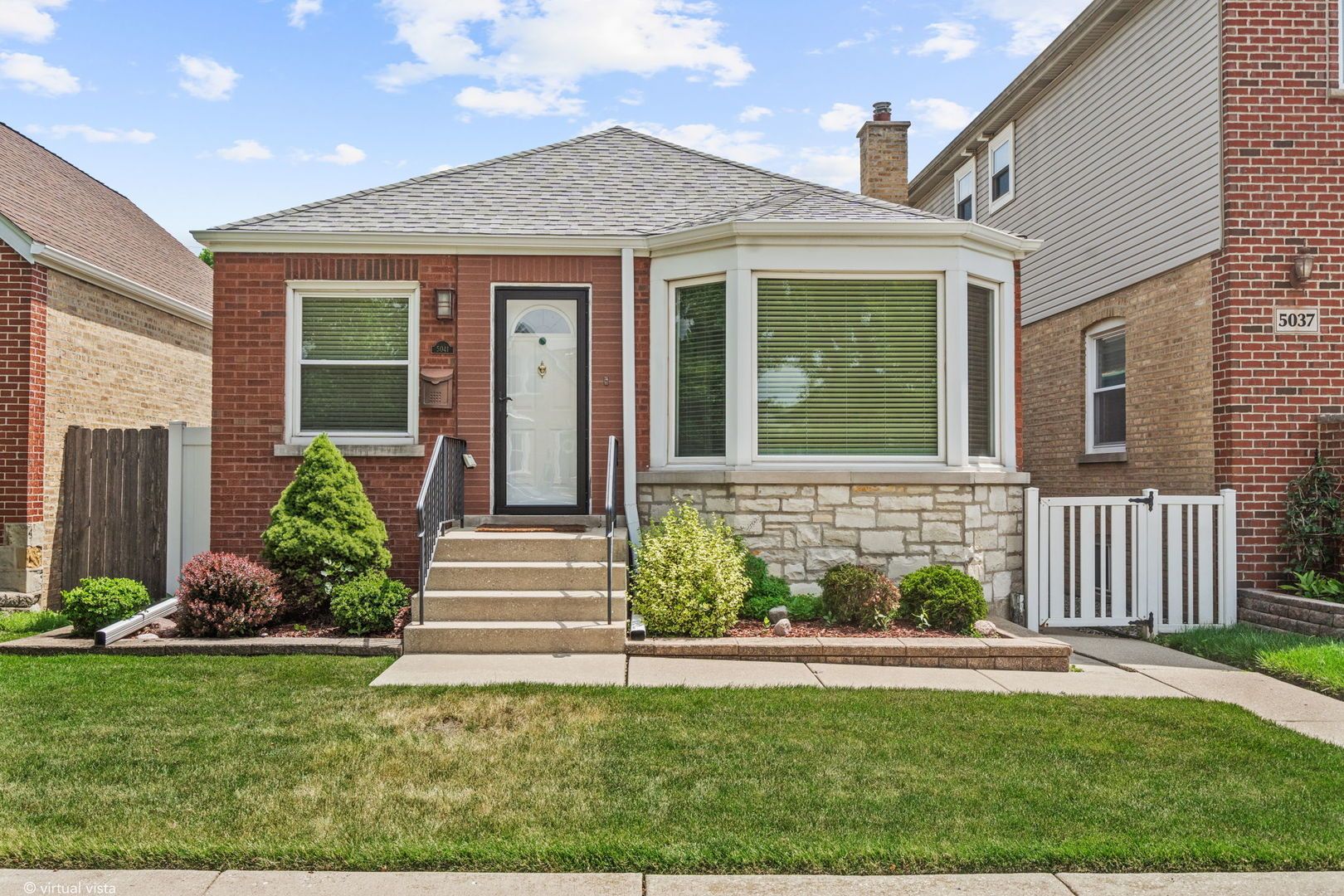 5041 N New England Avenue — Chicago, IL 60656