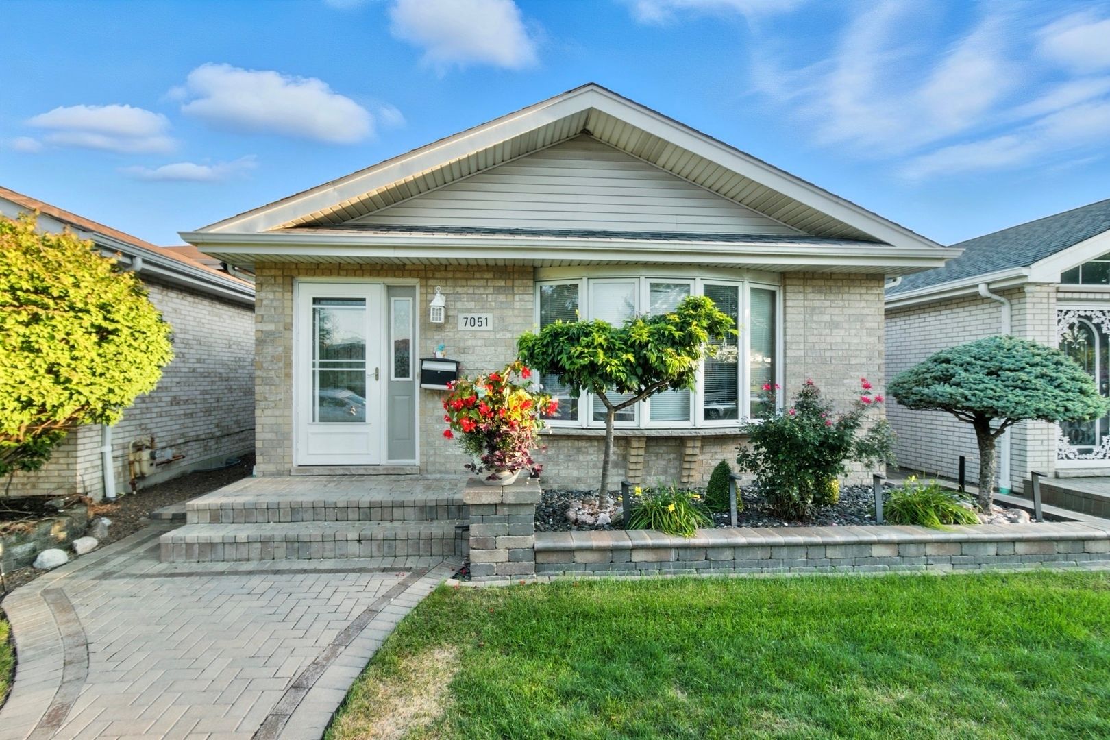 7051 W 64th Place — Chicago, IL 60638