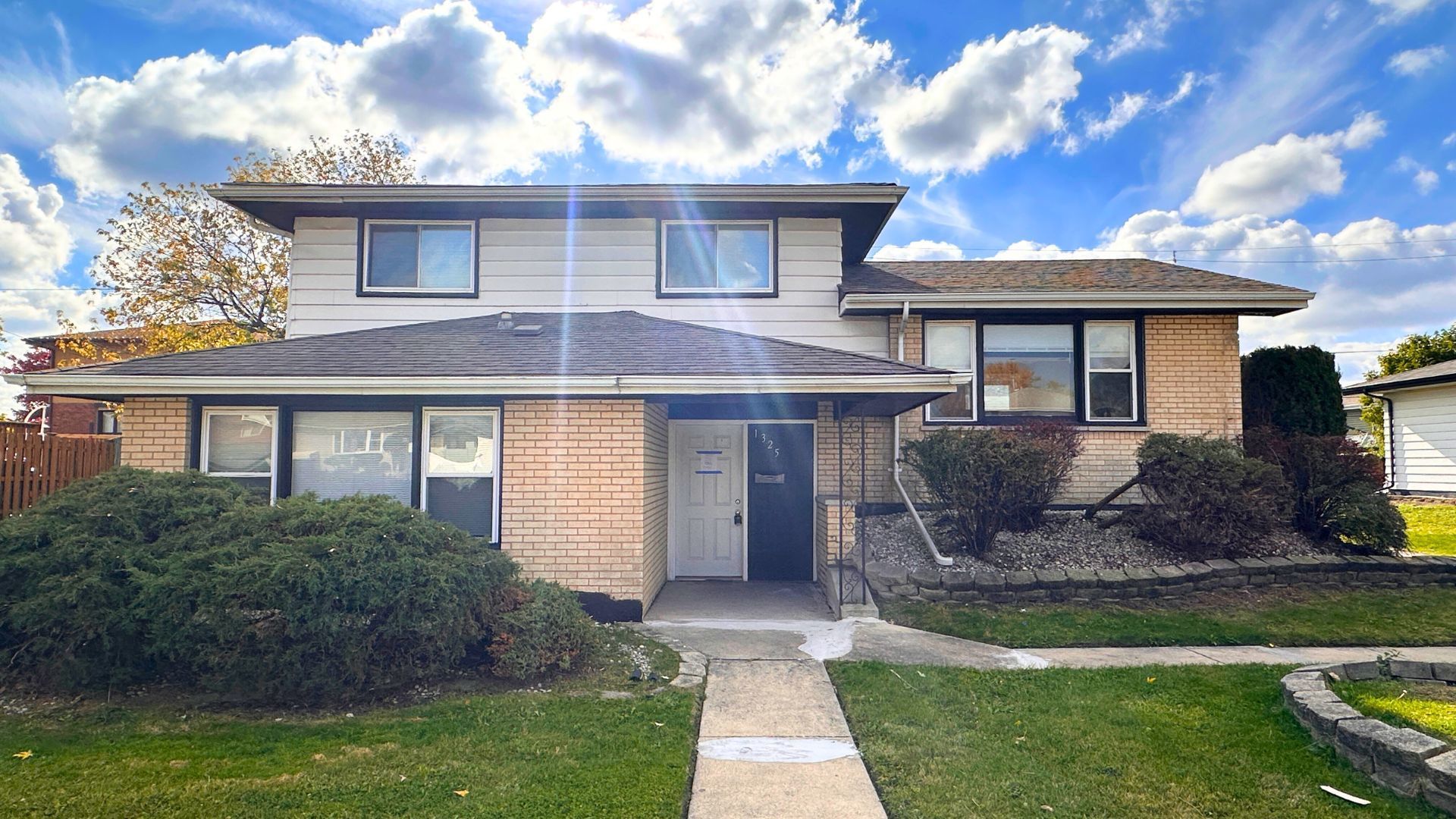 1325 E 168th Place — South Holland, IL 60473