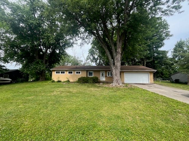 3947 N Burchard Drive — Decatur, IL 62526