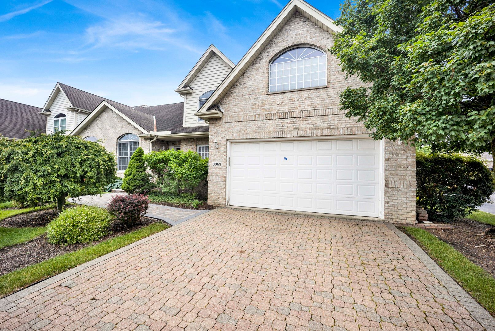 3063 Rosebrook Circle — Westchester, IL 60154
