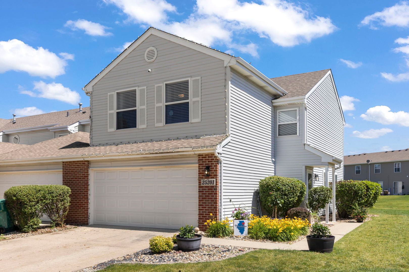 25201 Shannon Drive — Manhattan, IL 60442