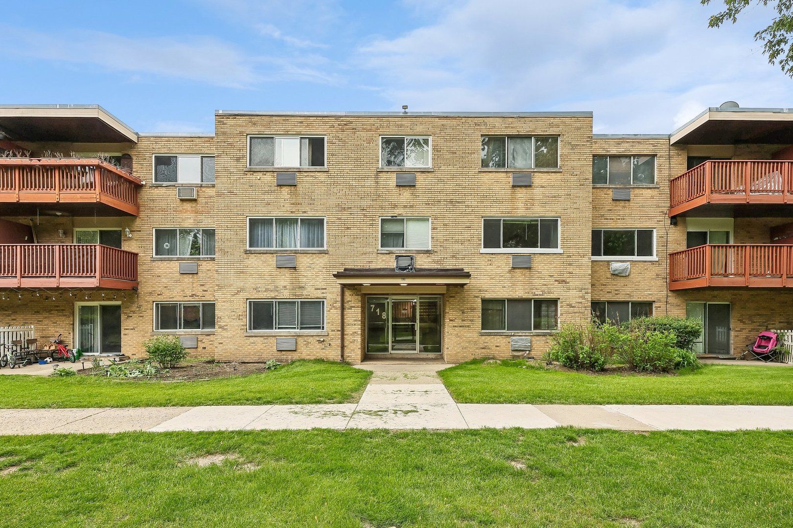 718 Dempster Street #G106 — Mount Prospect, IL 60056