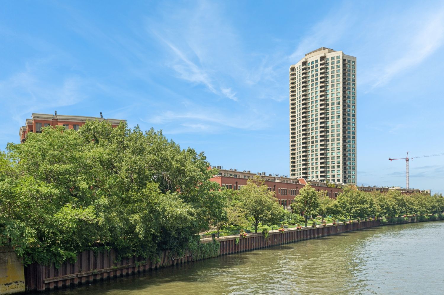 400 N Clinton Street #401 — Chicago, IL 60654