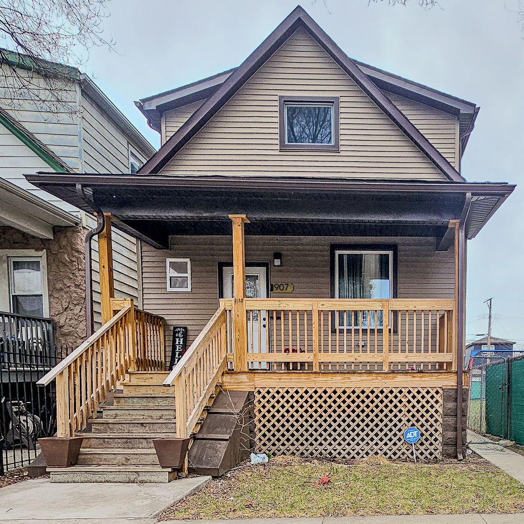 907 N Leamington Avenue — Chicago, IL 60651