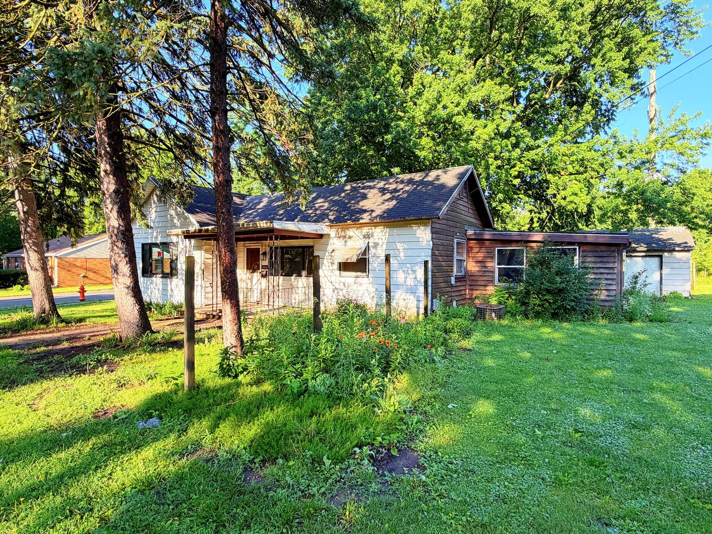 1402 N Sterling Street — Streator, IL 61364