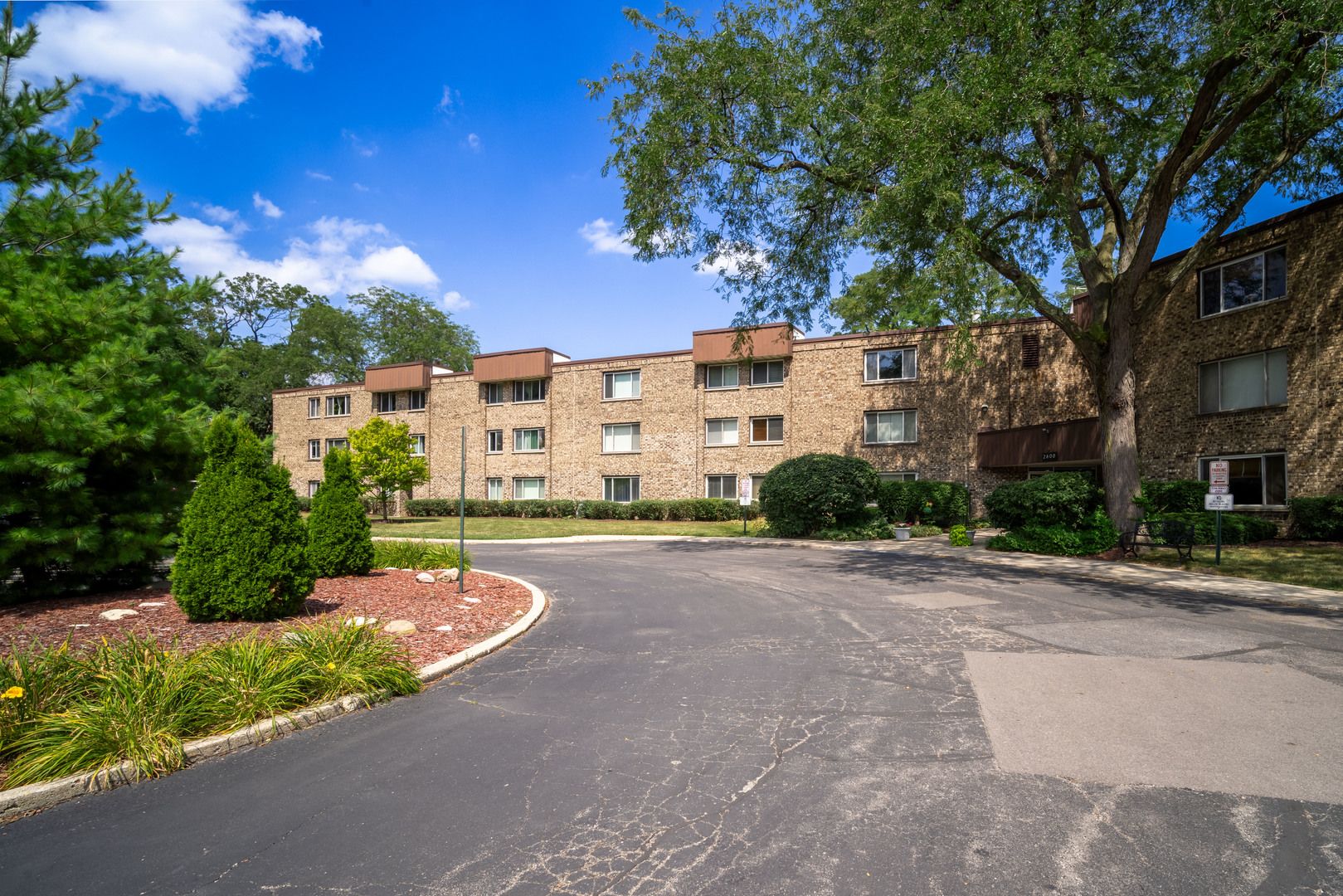 2600 Brookwood Way Drive #113A — Rolling Meadows, IL 60008