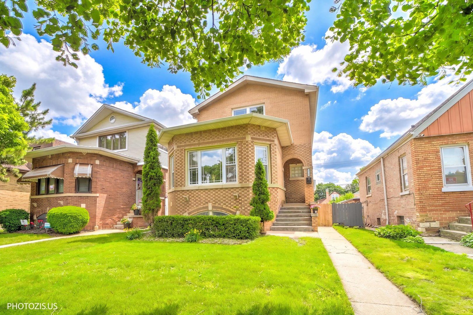 3515 N Oriole Avenue — Chicago, IL 60634