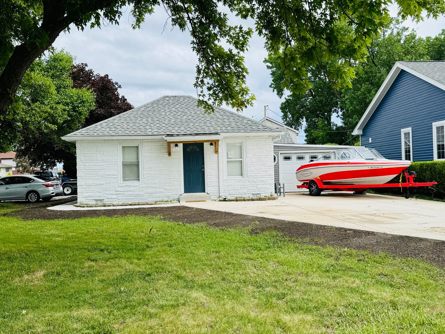 7258 W 72ND Street — Bridgeview, IL 60455