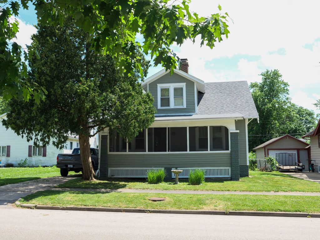 813 W Vine Street — Champaign, IL 61820