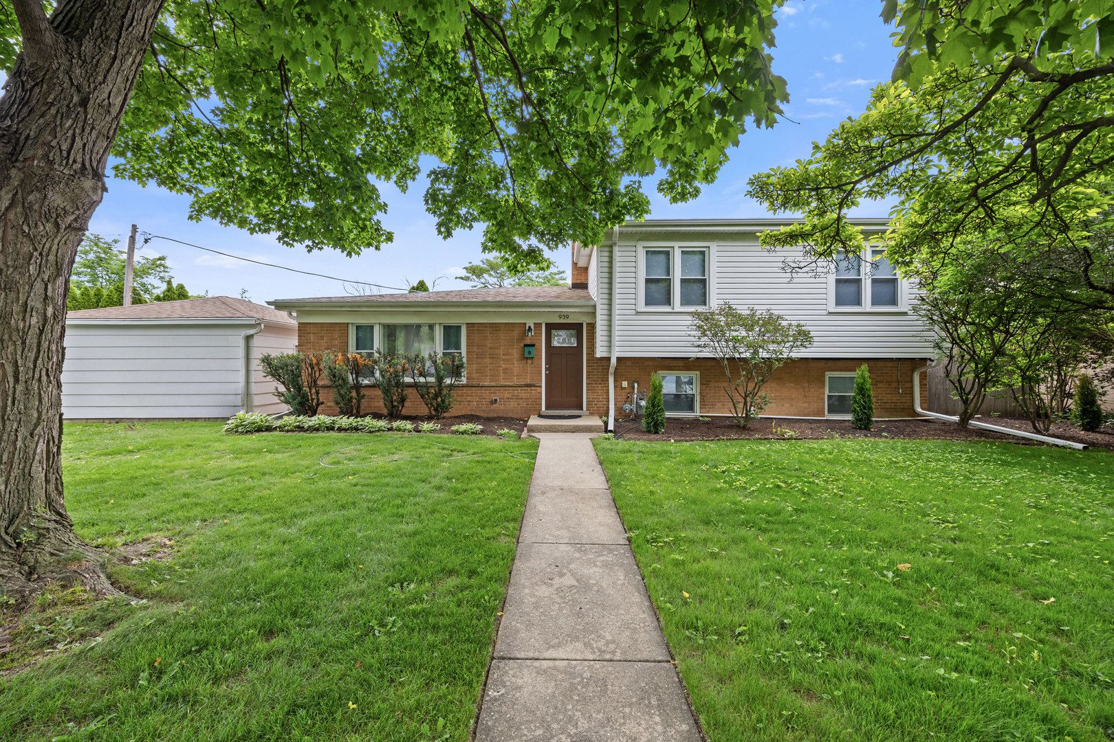 939 Long Road — Glenview, IL 60025