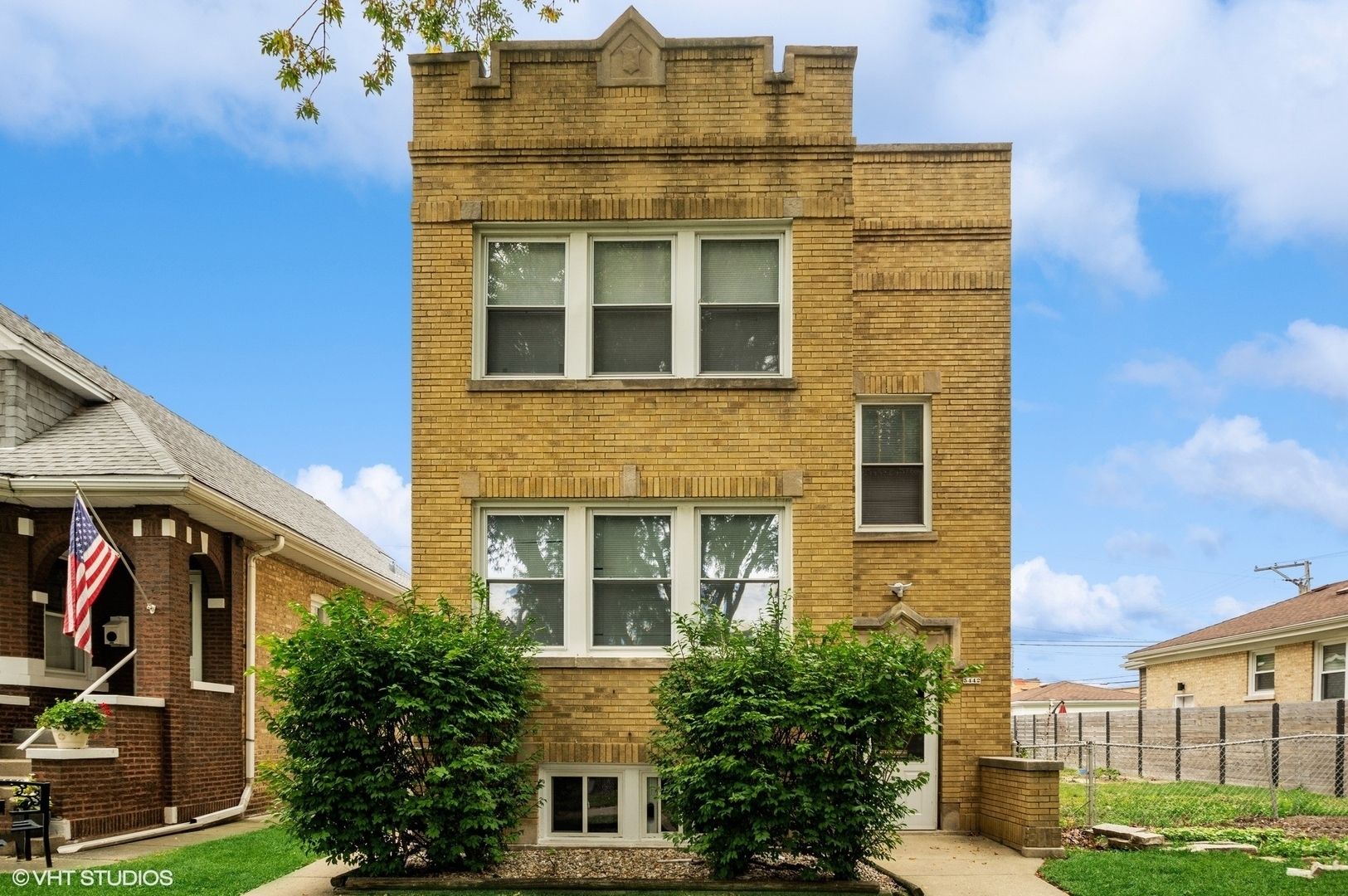5442 N Ludlam Avenue — Chicago, IL 60630