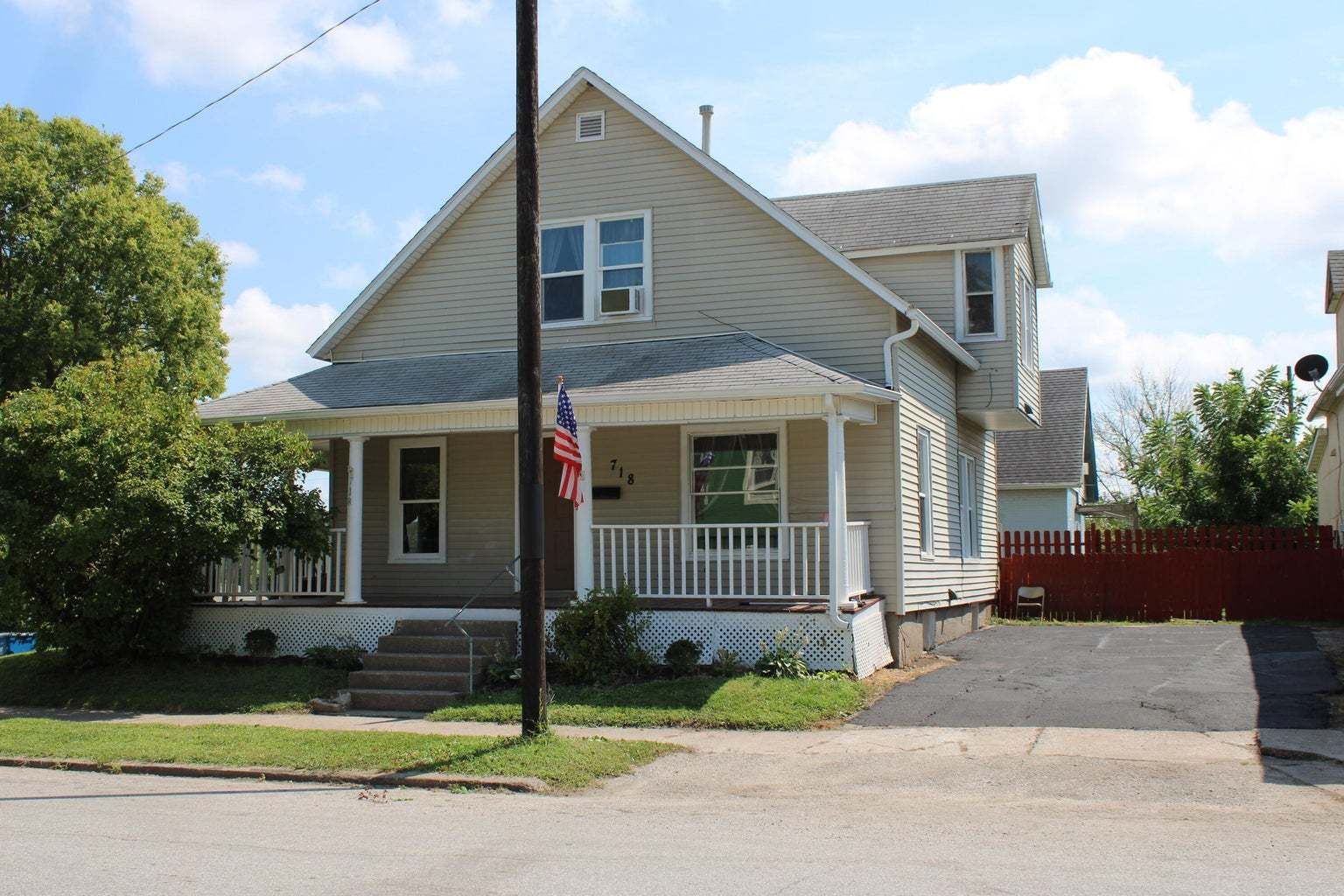 718 E 6TH Street — Muscatine, IA 52761