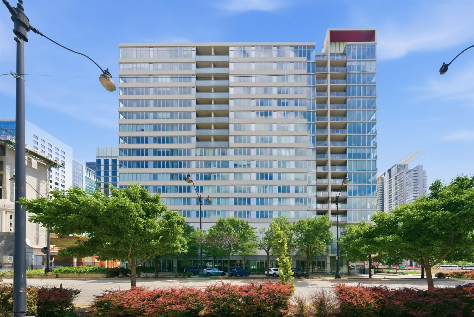 659 W Randolph Street #1005 — Chicago, IL 60661