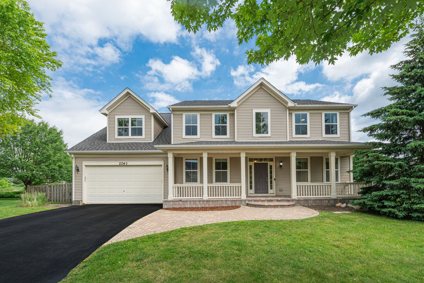 2263 Green Glade Way — Wauconda, IL 60084