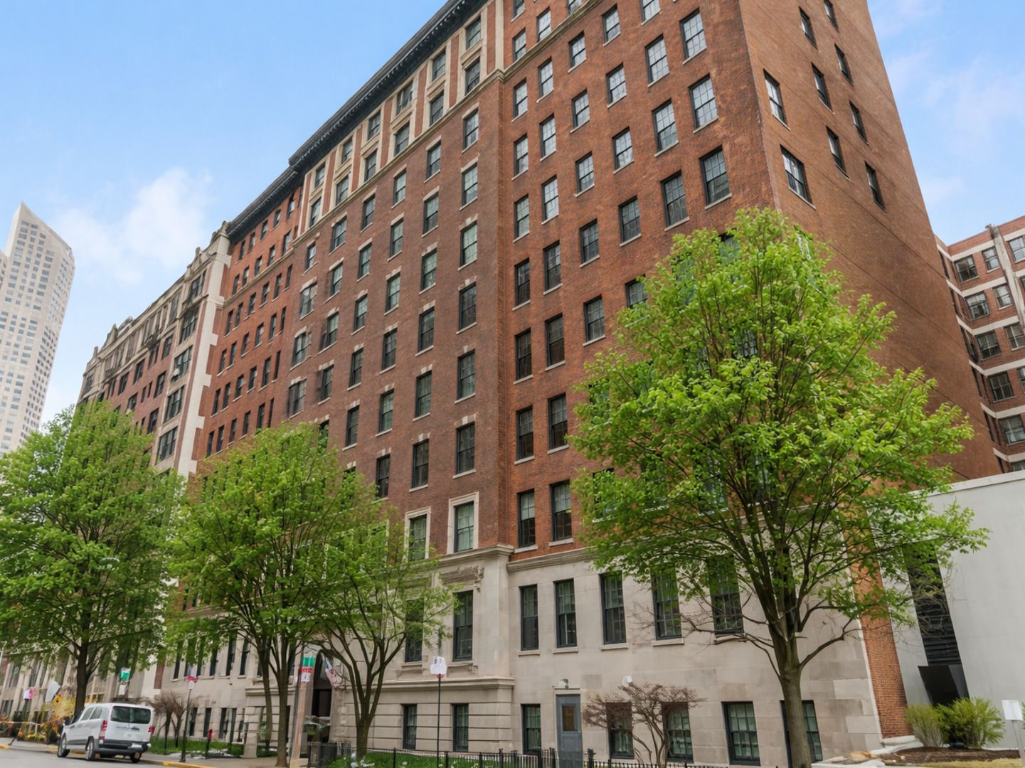232 E WALTON Place #5E — Chicago, IL 60611
