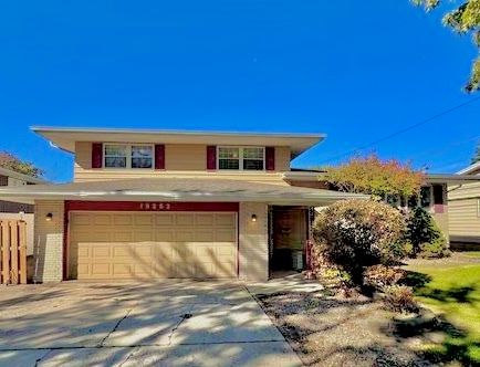 19252 Oakwood Avenue — Lansing, IL 60438