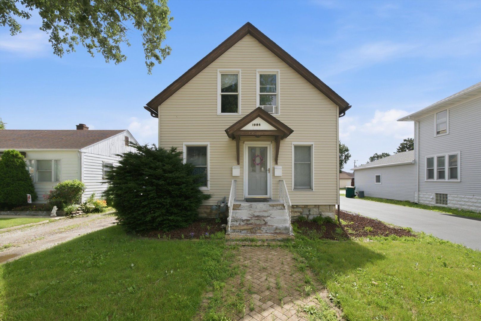 1004 Oakland Avenue — Joliet, IL 60435