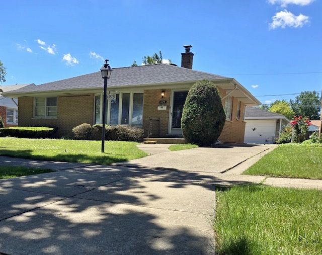 1978 SPRUCE Avenue — Des Plaines, IL 60016