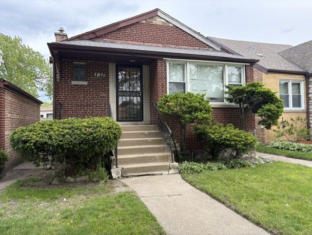 8153 S Marquette Avenue — Chicago, IL 60617