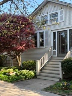 1122 Monroe Street — Evanston, IL 60202