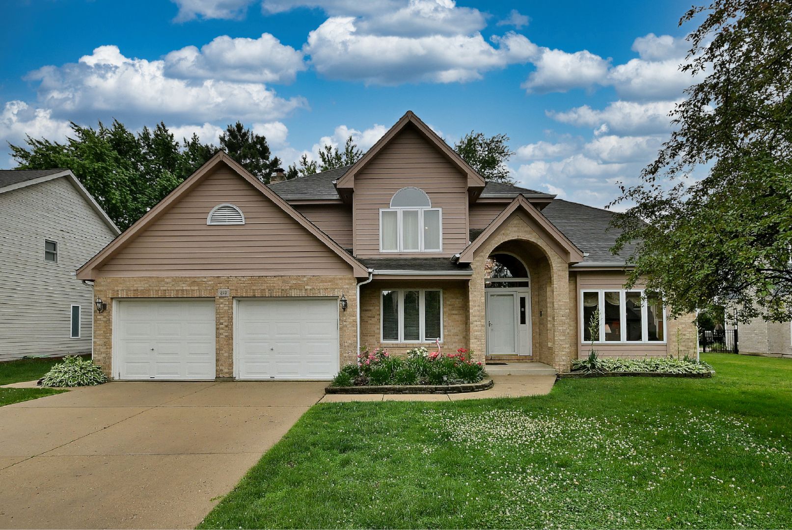213 John Drive — Bartlett, IL 60103