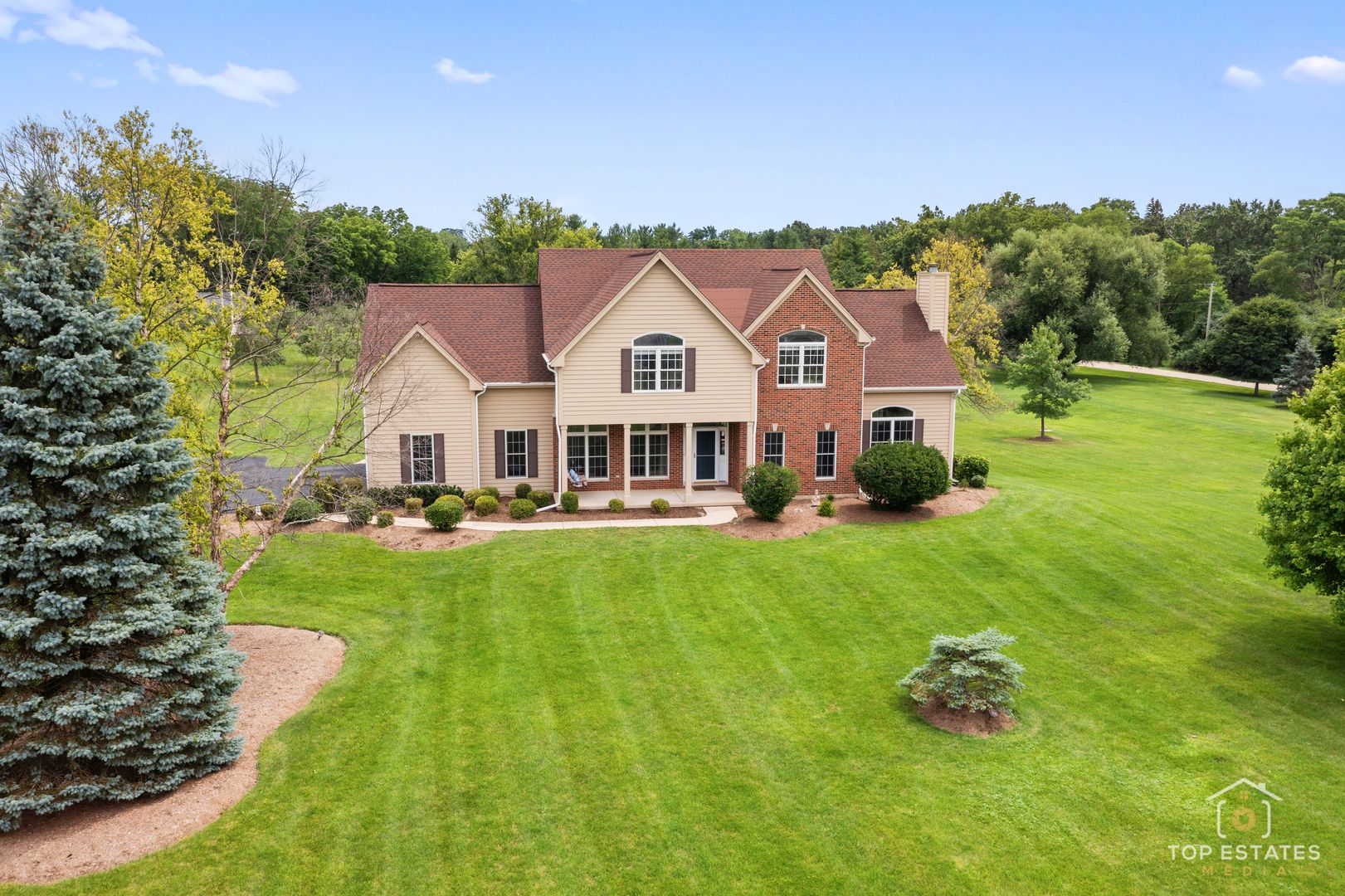 175 Clover Hill Lane — North Barrington, IL 60010