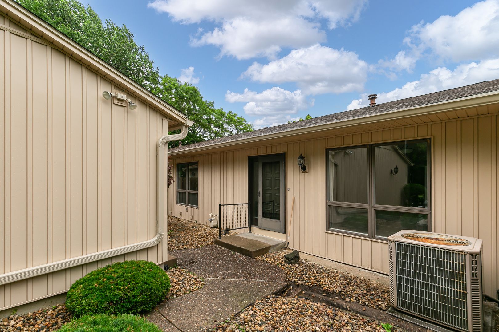 3362 Park 16th Street #0 — Moline, IL 61265