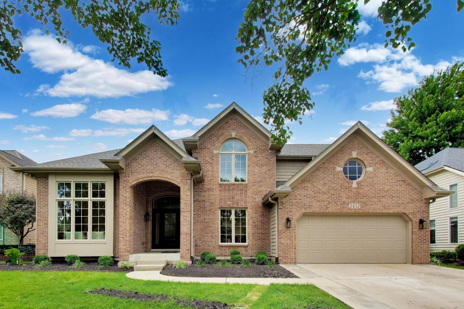 2432 Legacy Drive — Aurora, IL 60502