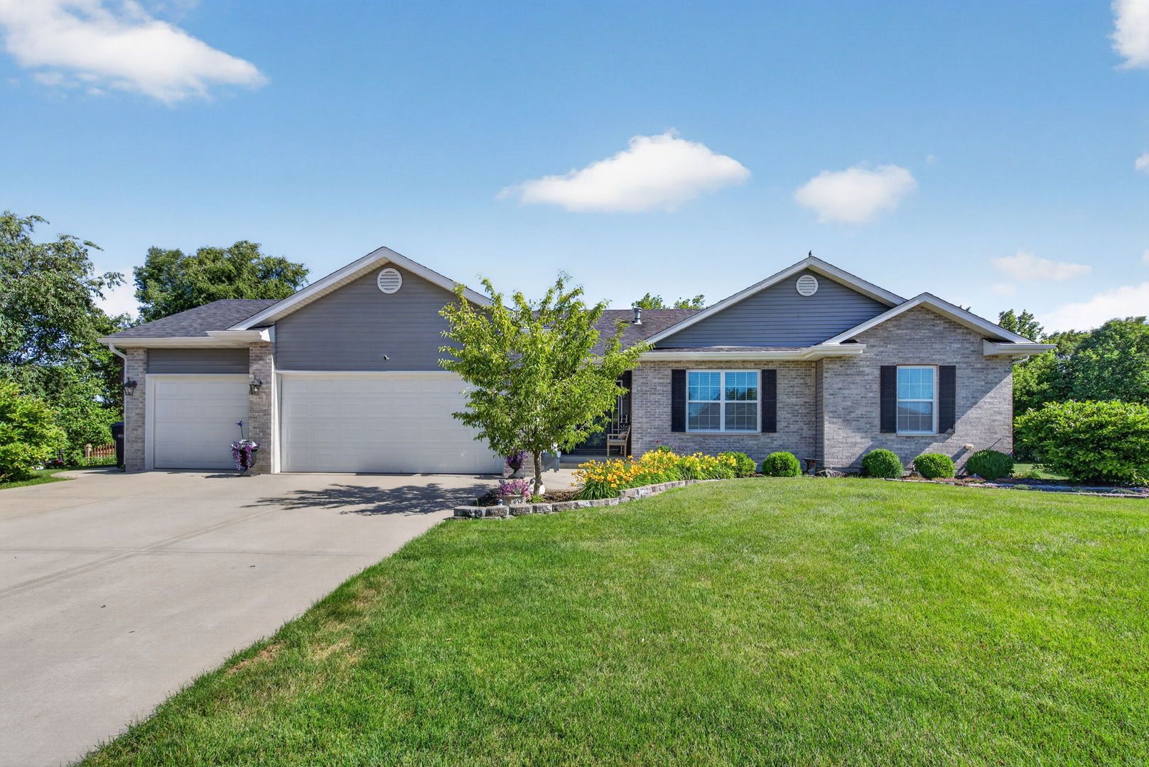 800 E Short Drive — Coal City, IL 60416