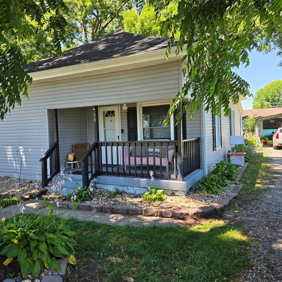 903 S Walnut Street — Sesser, IL 62884