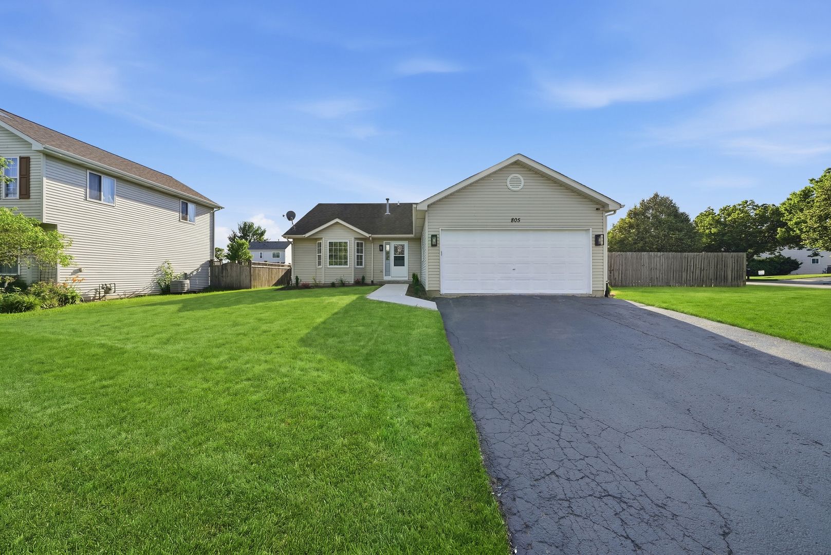805 Thorn Creek Drive — Joliet, IL 60436