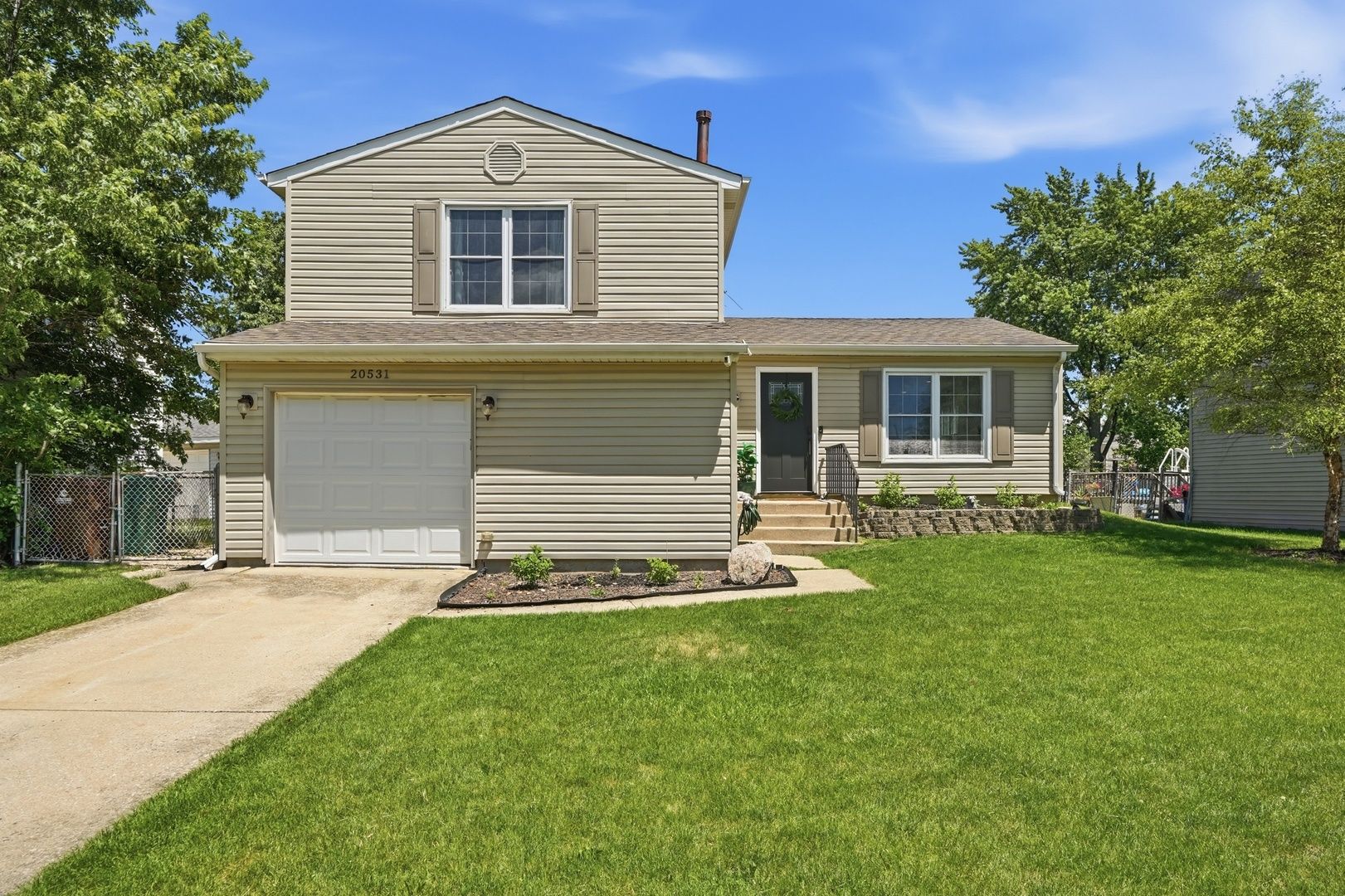 20531 S Frankfort Square Road — Frankfort, IL 60423