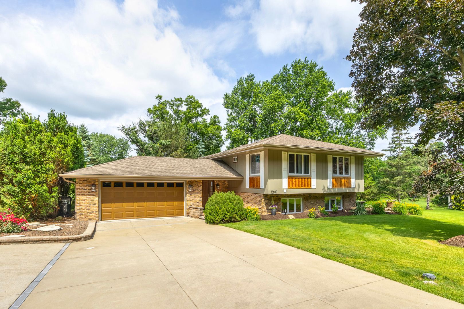 13600 S Longview Drive — Homer Glen, IL 60491