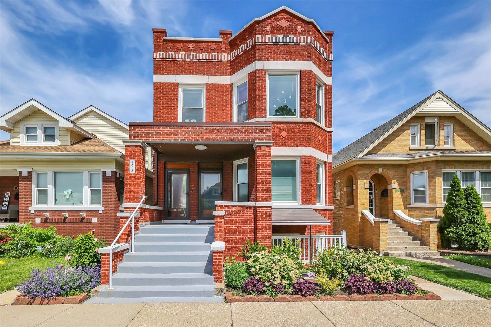 1323 Gunderson Avenue — Berwyn, IL 60402