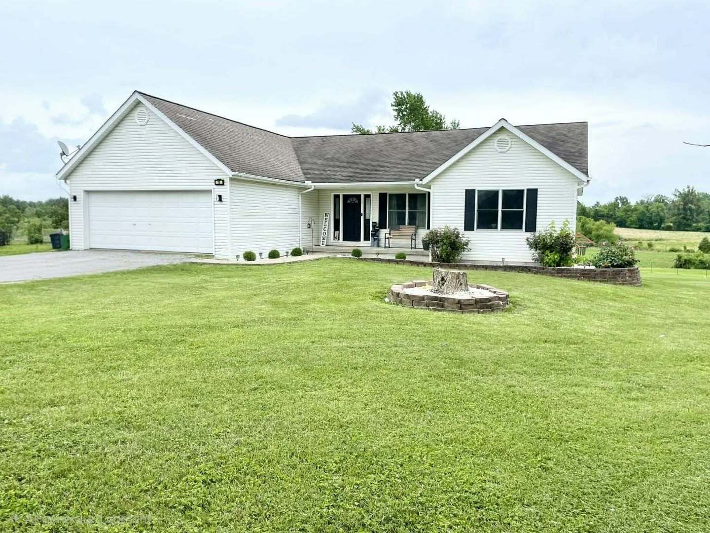19 Gregg Lane — Harrisburg, IL 62946