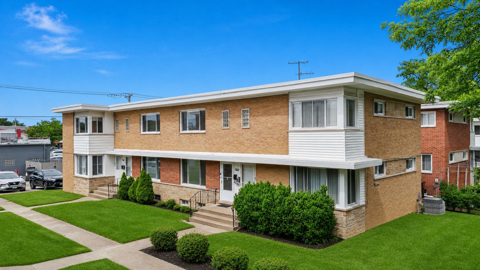 4864 Carol Street #B — Skokie, IL 60077
