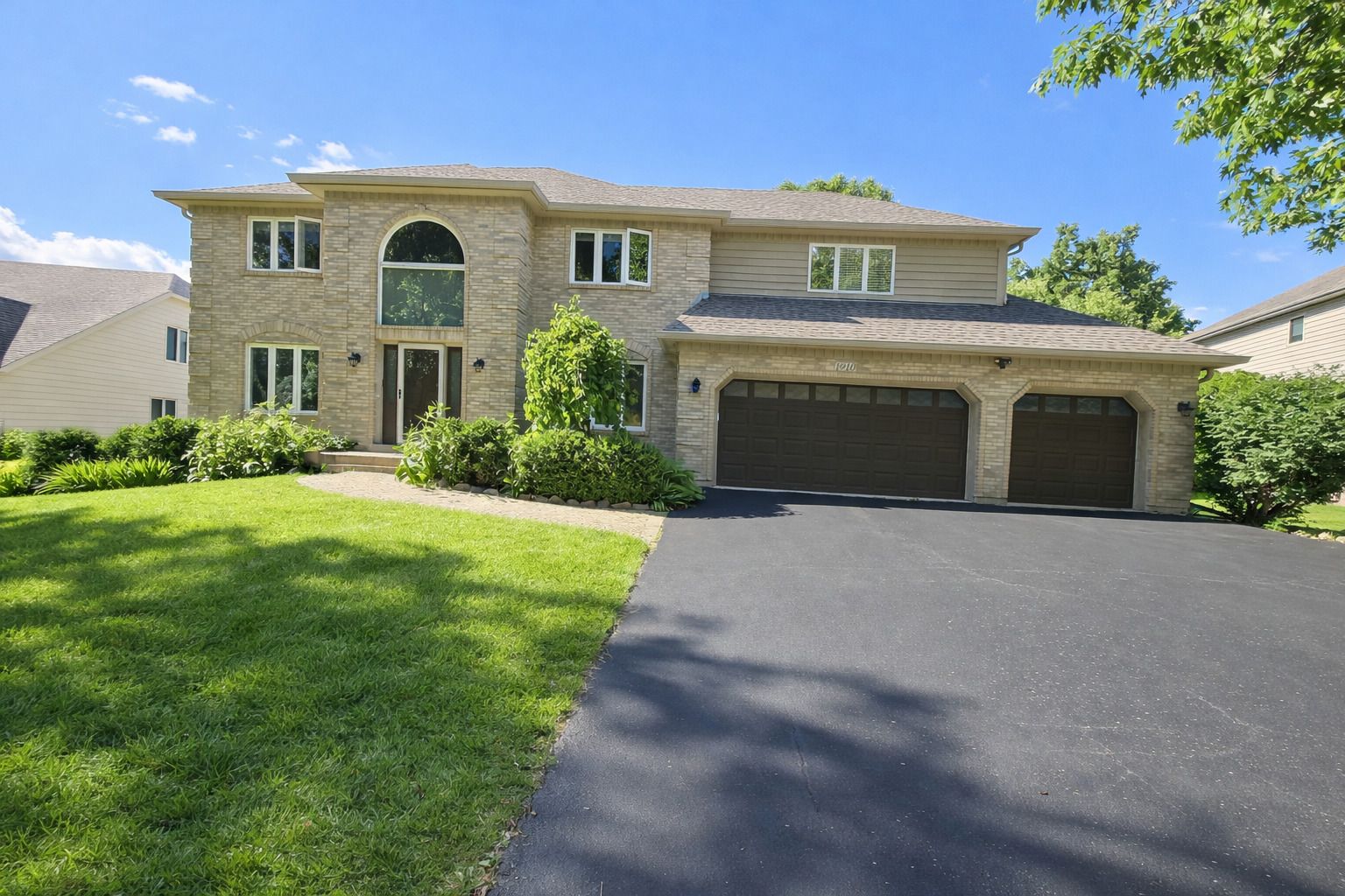 1910 Morgan Circle — Naperville, IL 60565