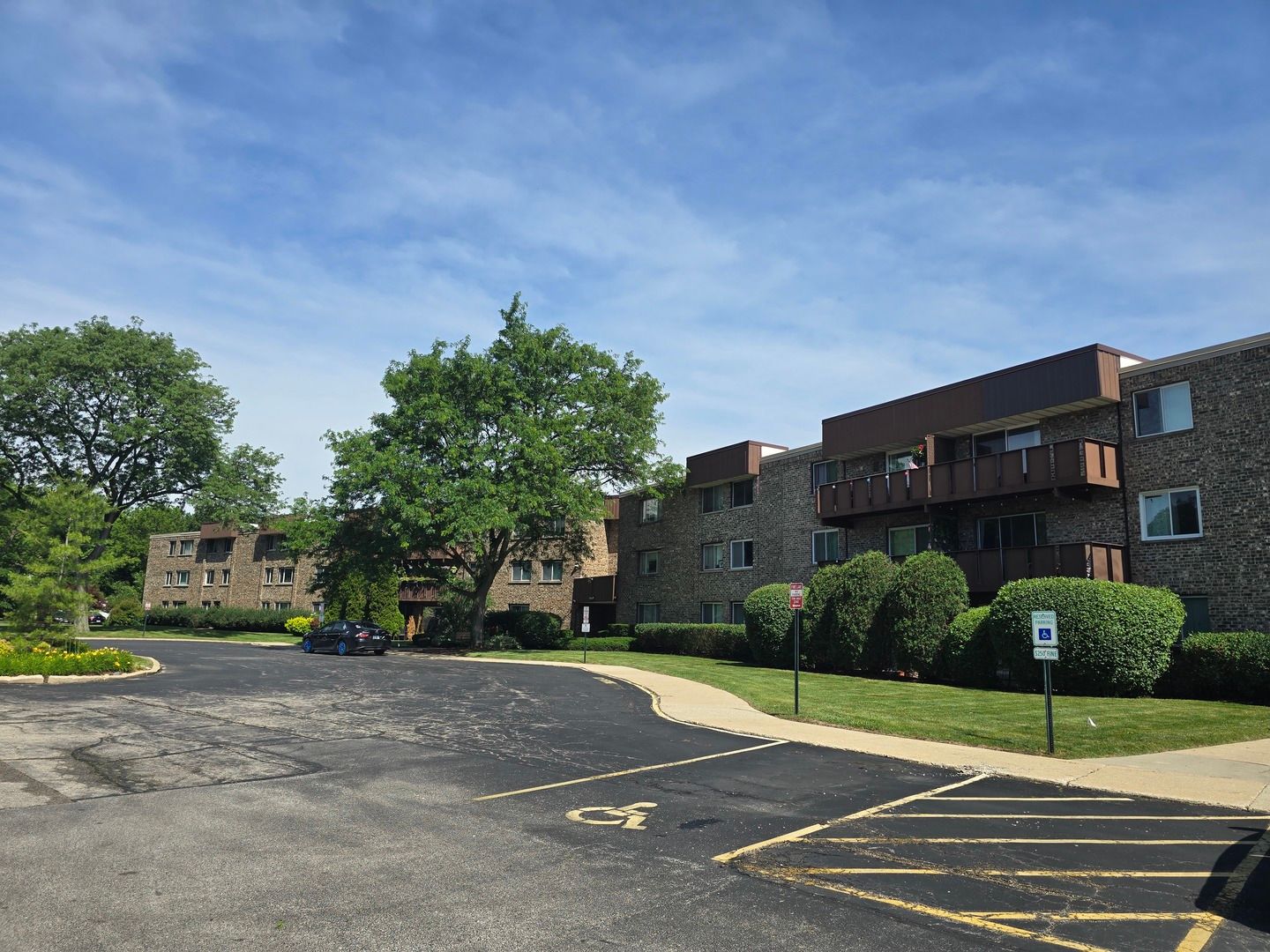 2650 Brookwood Way Drive #223 — Rolling Meadows, IL 60008