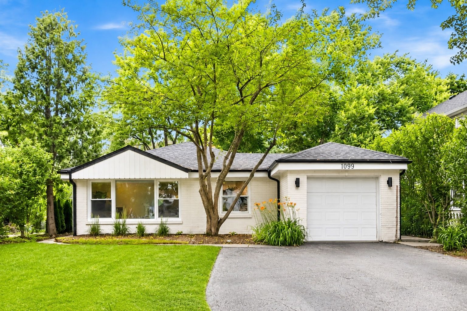 1099 Princeton Avenue — Highland Park, IL 60035