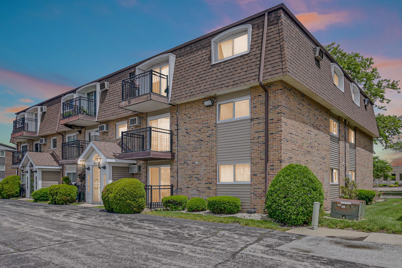 10430 Ridgeland Avenue #6 — Chicago Ridge, IL 60415