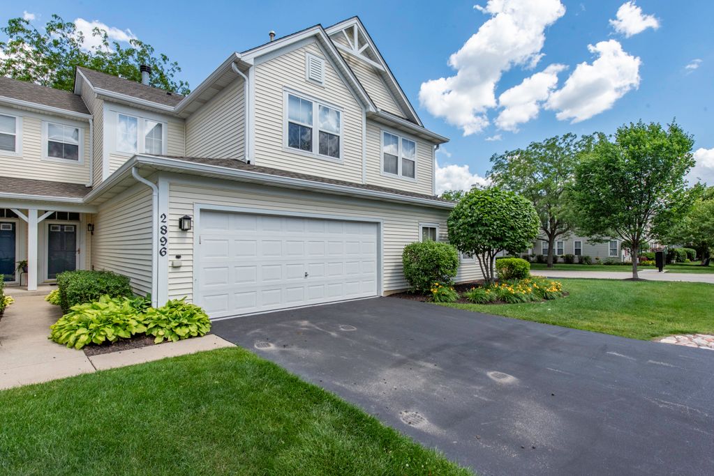 2896 Falling Waters Lane — Lindenhurst, IL 60046