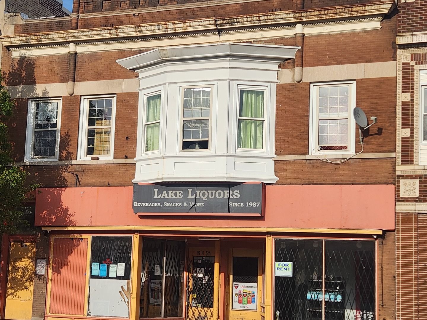 19 N 5th Avenue — Maywood, IL 60153