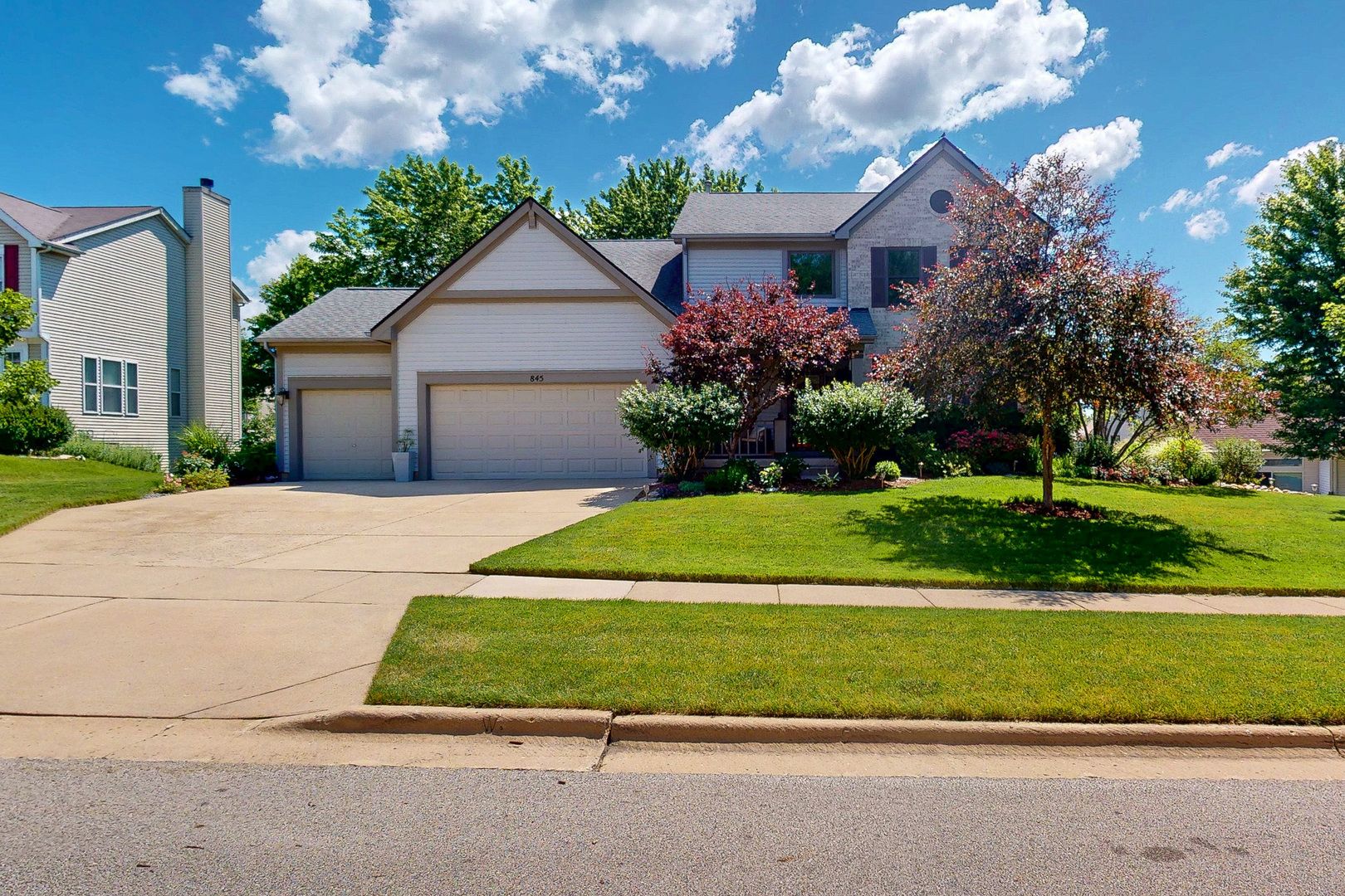 845 Red Barn Lane — Elgin, IL 60124