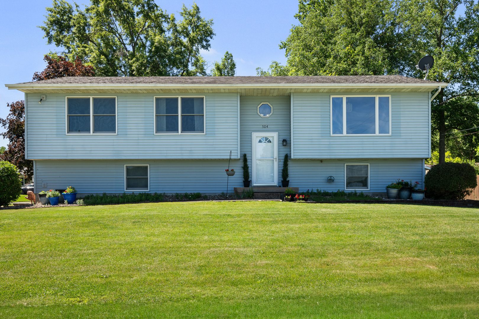 504 4th Avenue W — Andalusia, IL 61232