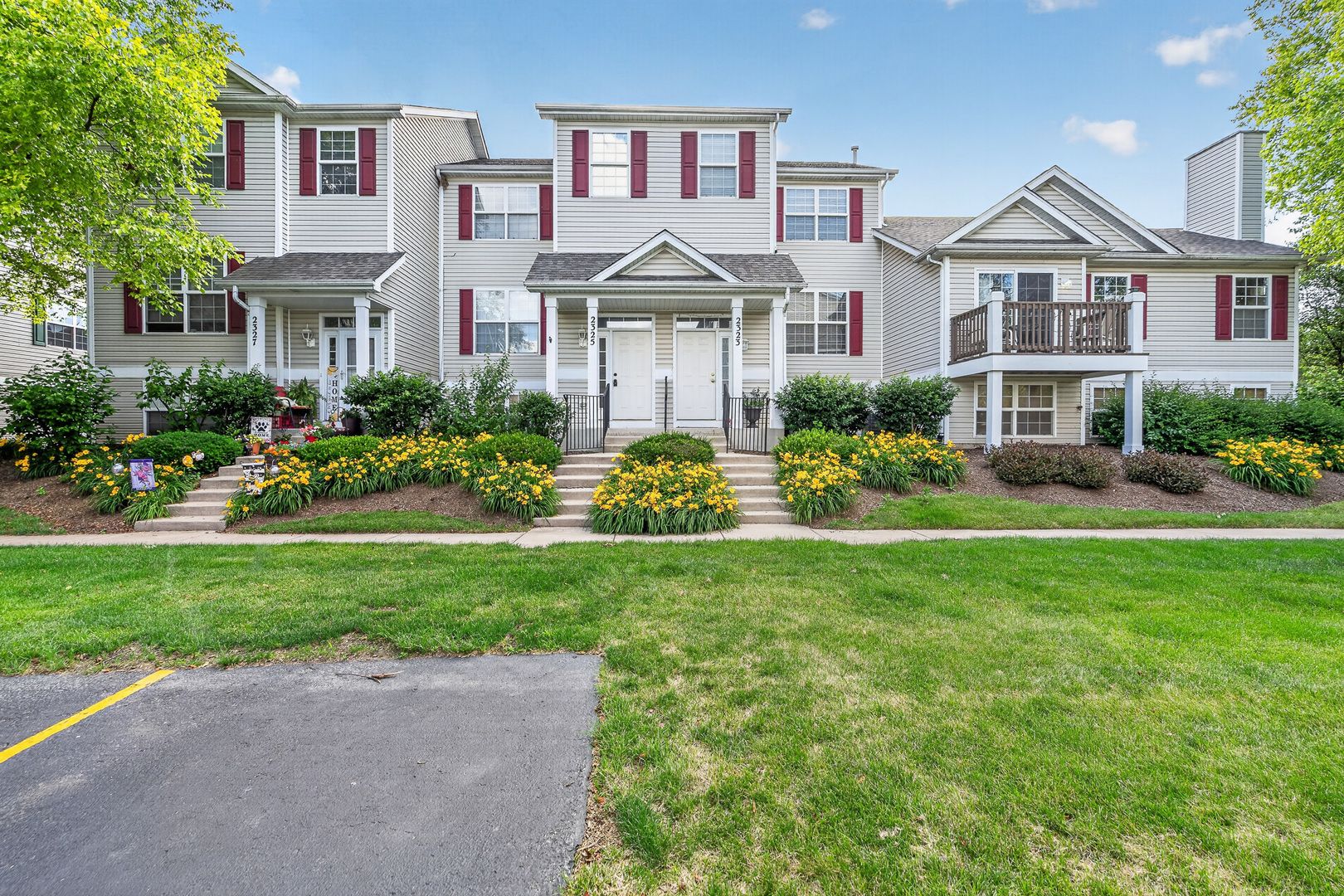 2325 Graystone Drive — Joliet, IL 60431