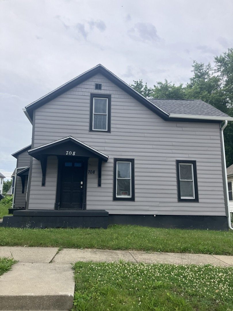 708 W Jefferson Street W — Bloomington, IL 61701