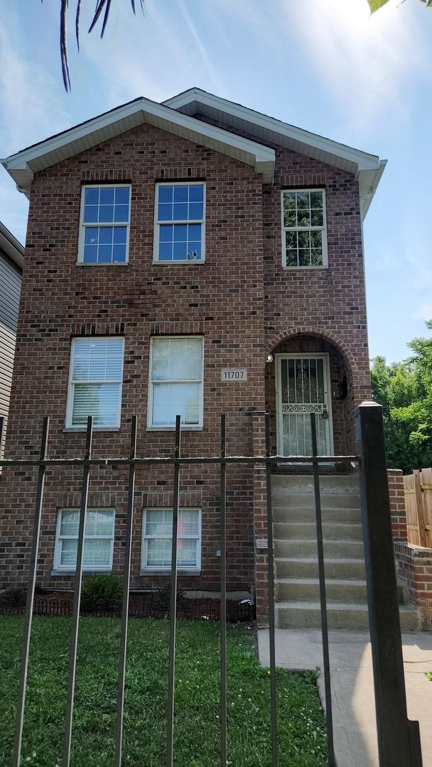 11707 S Morgan Street — Chicago, IL 60643