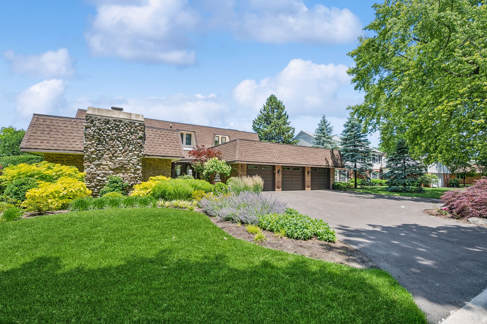 2036 Valley Lo Lane — Glenview, IL 60025